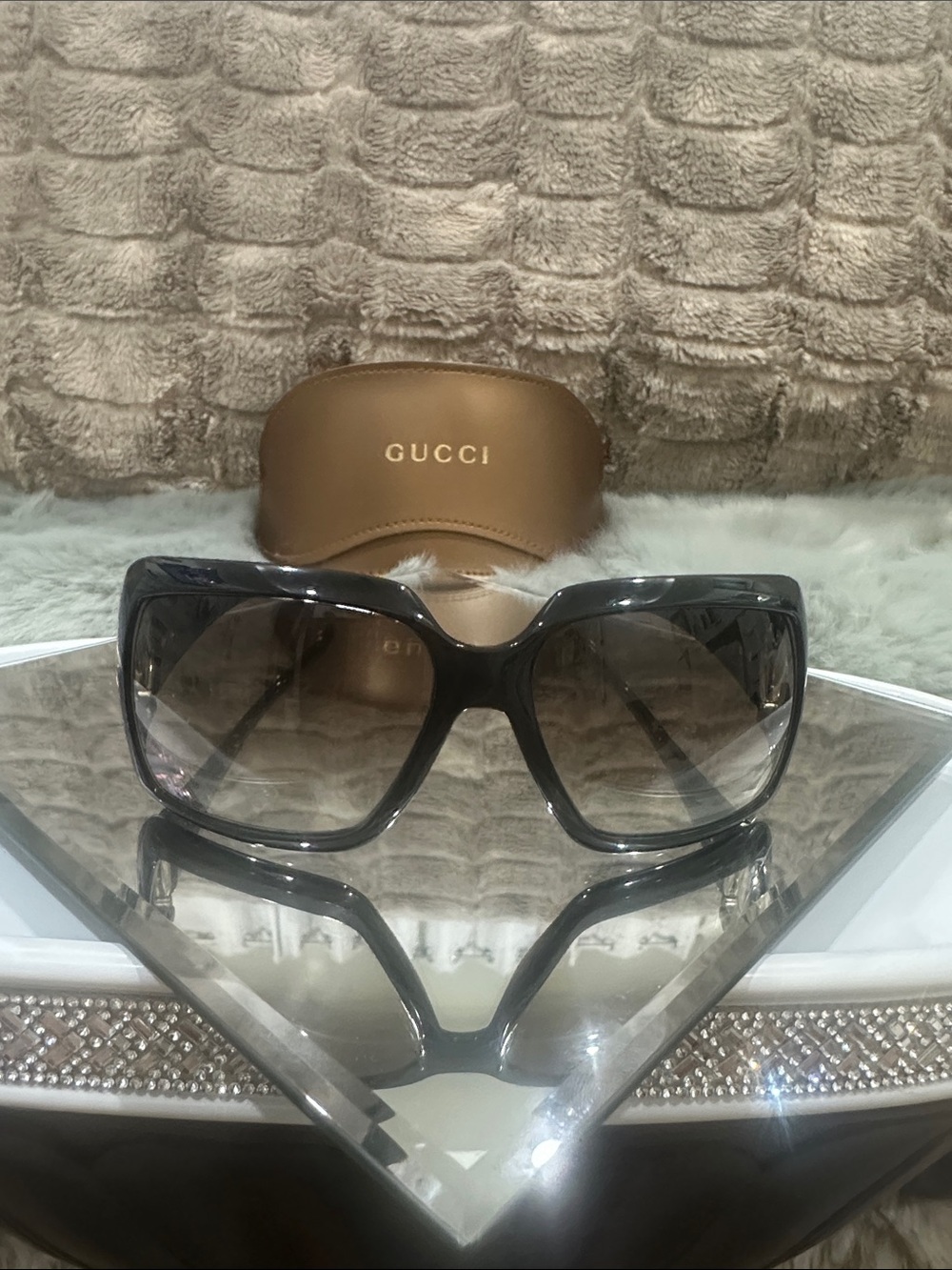 GUCCI  Women's BLK Gradient Square Oversized glasses W/ gold GUCCI corner logo